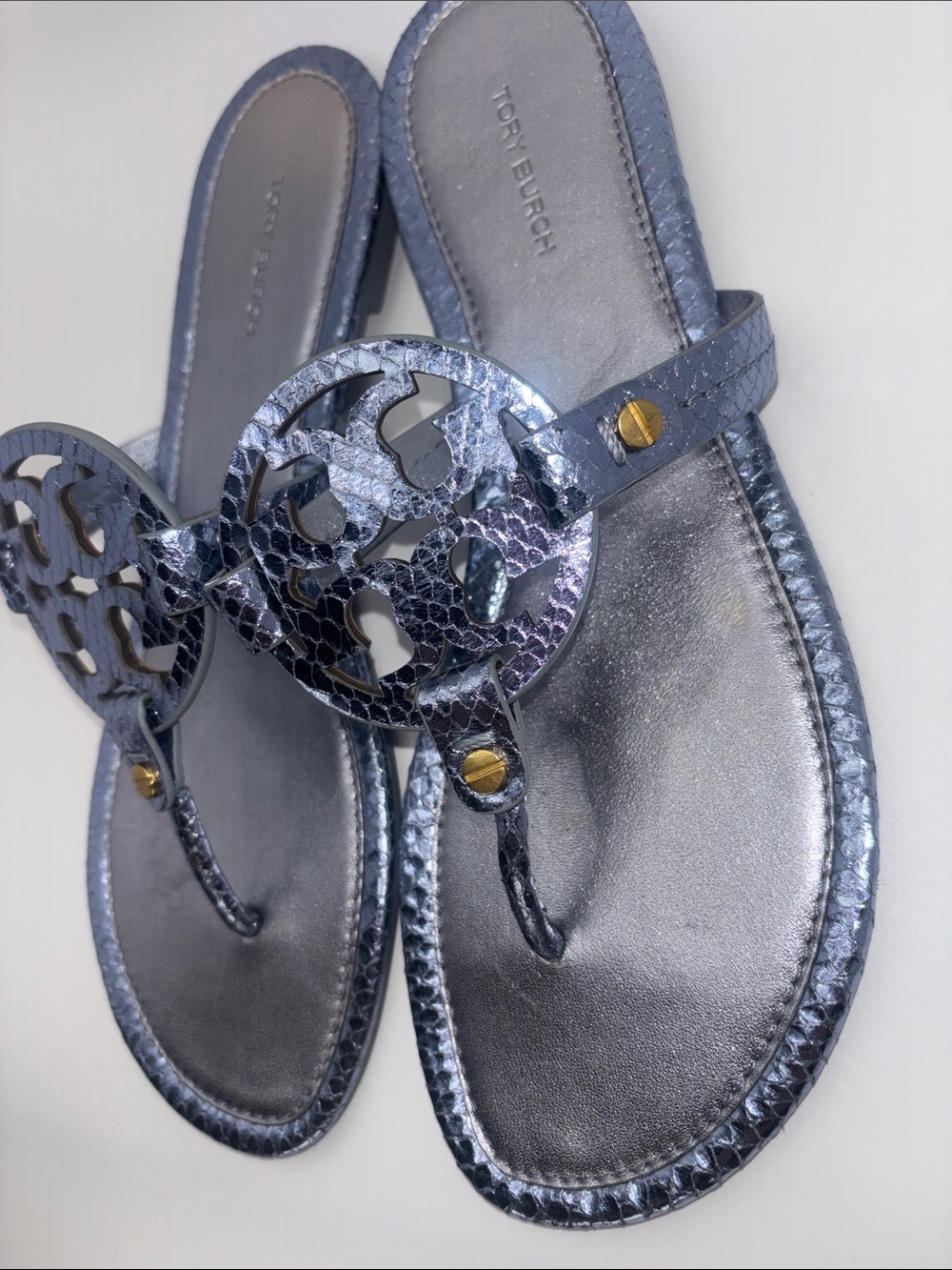 Tory Burch Metallic Navy Blue Logo Thong Sandals - Picture 6 of 11